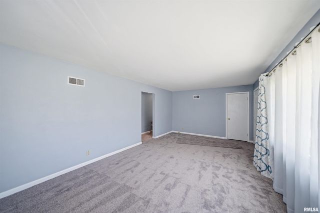 5203 N SHERIDAN Road, Peoria, IL 61614