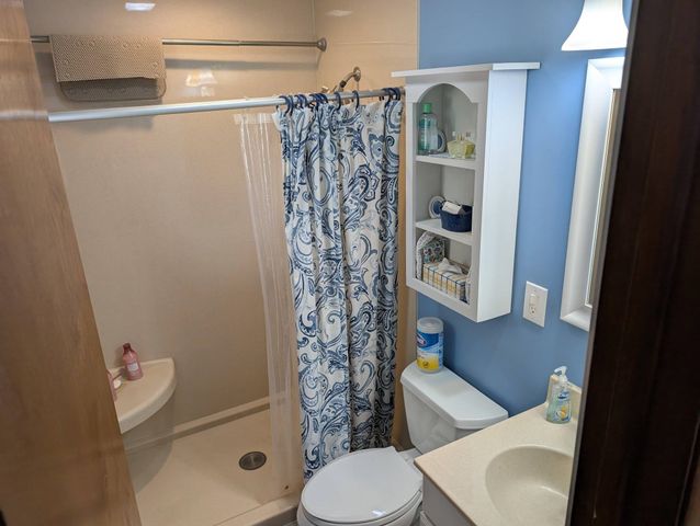 815 Mike Dr, Salina, KS 67401