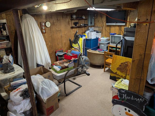 815 Mike Dr, Salina, KS 67401