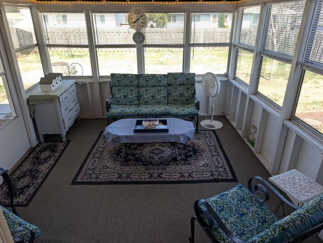 815 Mike Dr, Salina, KS 67401