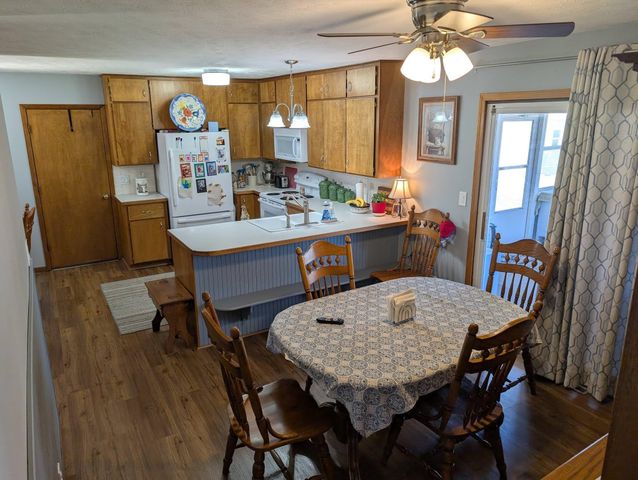 815 Mike Dr, Salina, KS 67401