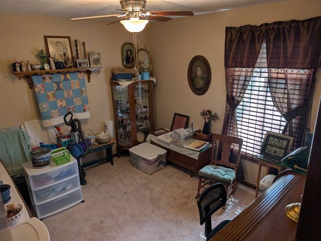 815 Mike Dr, Salina, KS 67401