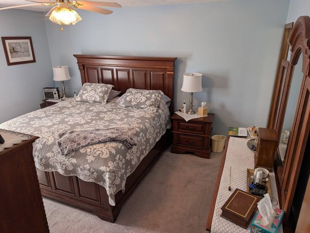 815 Mike Dr, Salina, KS 67401