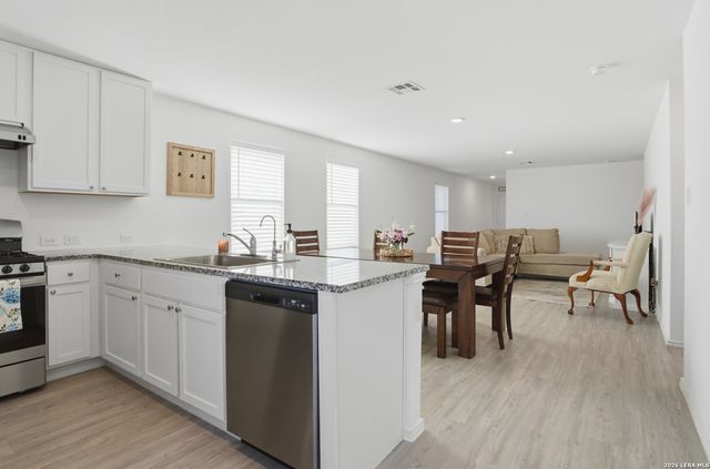 14643 Greenfield, San Antonio, TX 78254