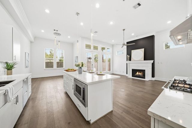 3302 Timbergrove Heights Street, Houston, TX 77008