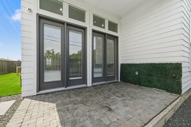 3302 Timbergrove Heights Street, Houston, TX 77008