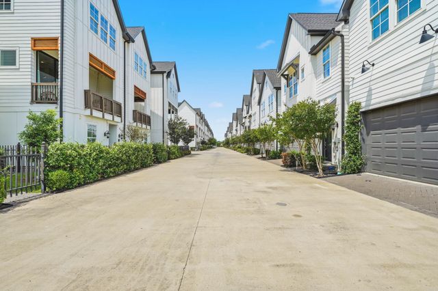 3302 Timbergrove Heights Street, Houston, TX 77008