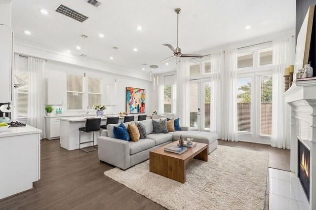 3302 Timbergrove Heights Street, Houston, TX 77008