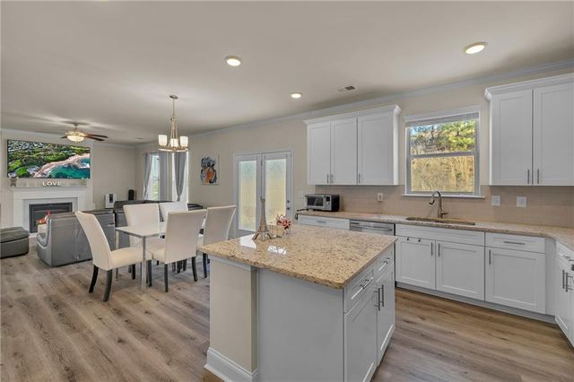 210 Hellen Valley Drive, Braselton, GA 30517