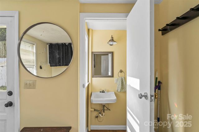 70 First Street, Canton, NC 28716