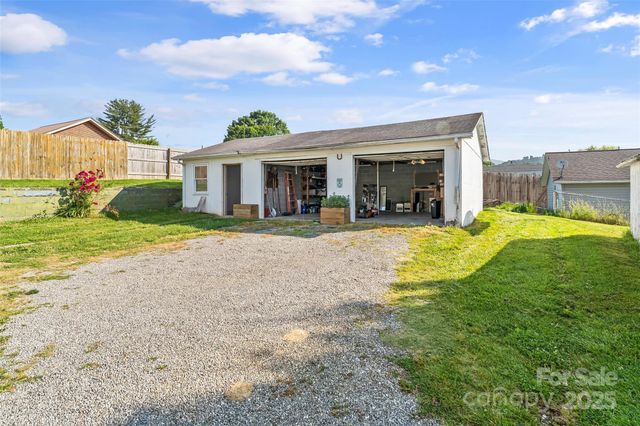 70 First Street, Canton, NC 28716