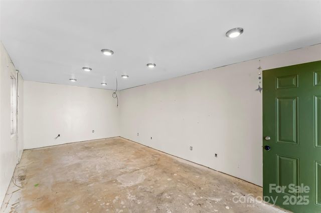 70 First Street, Canton, NC 28716