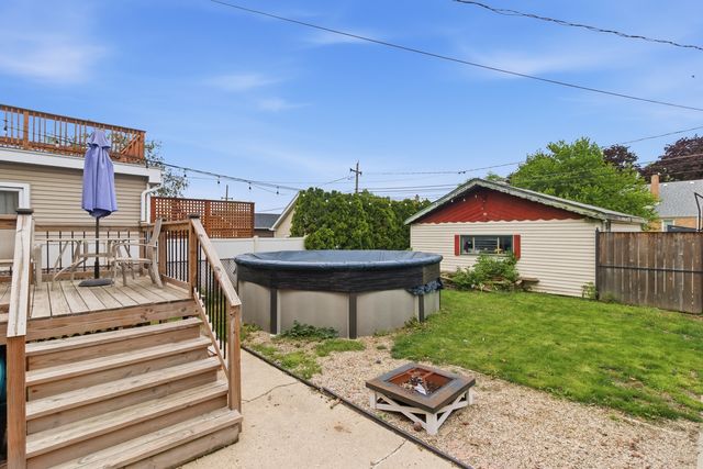 2633 Rhodes Avenue, River Grove, IL 60171