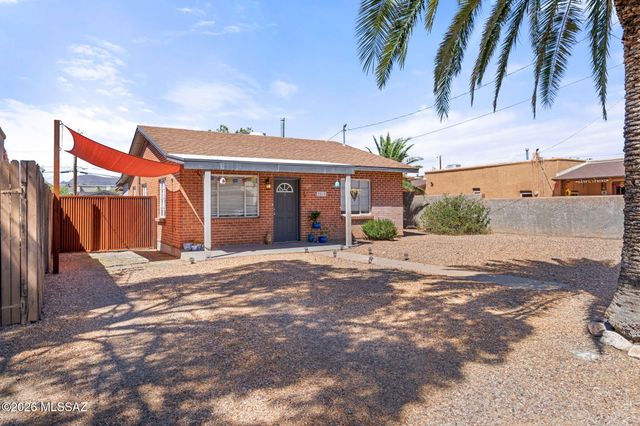 2819 E Edison Street, Tucson, AZ 85716