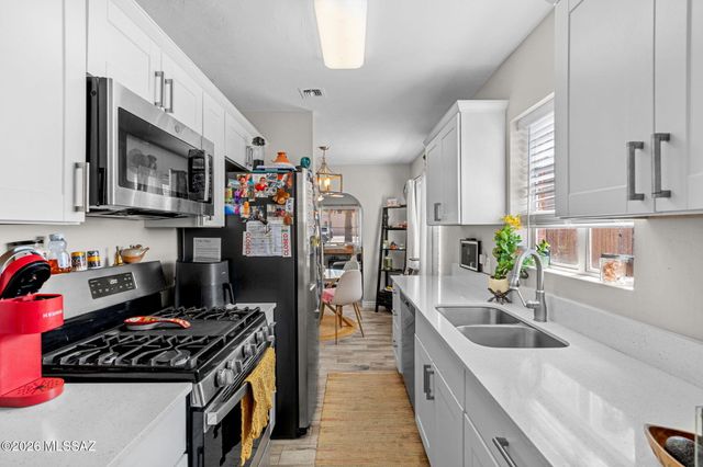 2819 E Edison Street, Tucson, AZ 85716