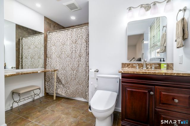 44 Newfield Court, Stamford, CT 06905