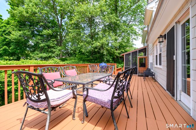 44 Newfield Court, Stamford, CT 06905