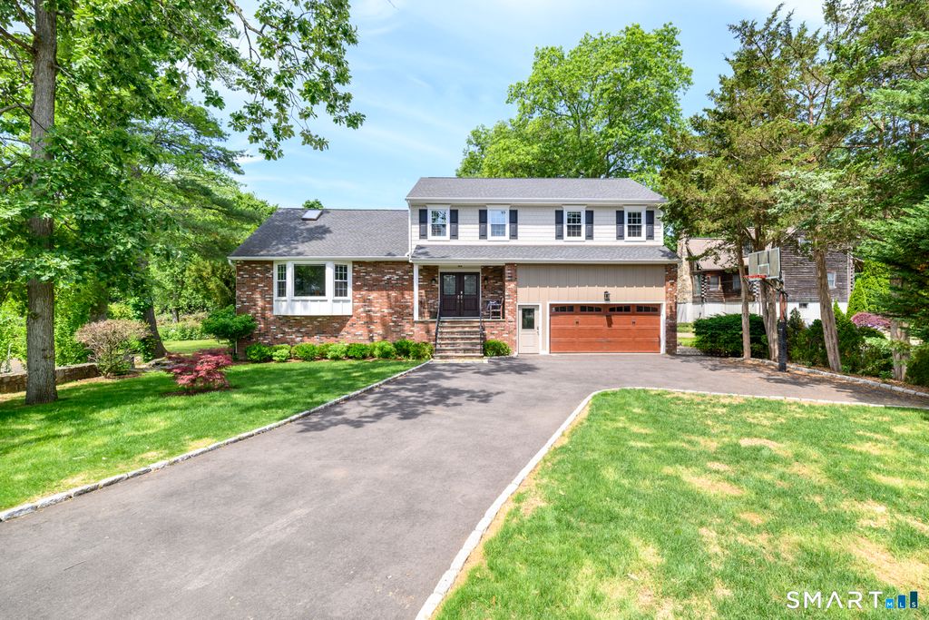 44 Newfield Court, Stamford, CT 06905