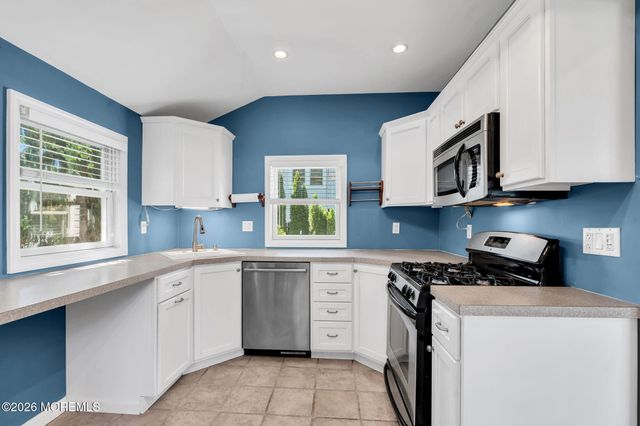 3 Bellevue Avenue, Leonardo, NJ 07737