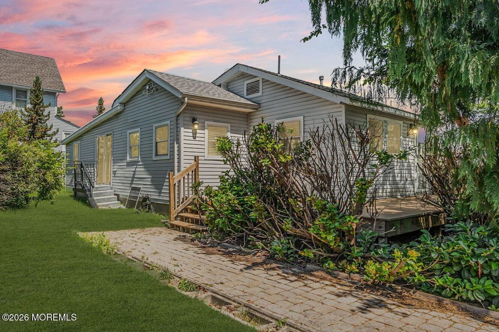 3 Bellevue Avenue, Leonardo, NJ 07737