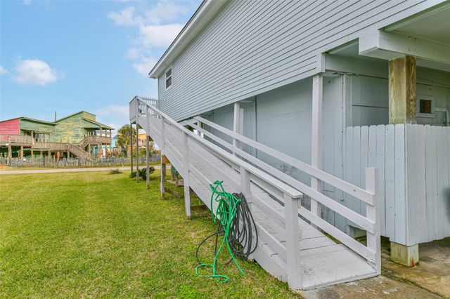 4212 Vista Road, Galveston, TX 77554