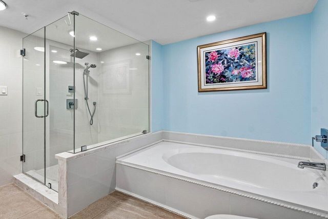 2450 Presidential Way 607, West Palm Beach, FL 33401