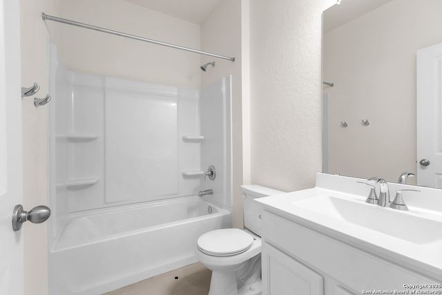 9427 LOCHRIDGE PIKE, Converse, TX 78109