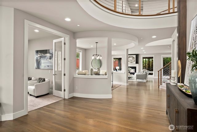 10933 NE 60th Street, Kirkland, WA 98033