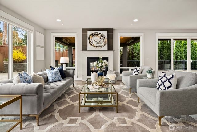 10933 NE 60th Street, Kirkland, WA 98033