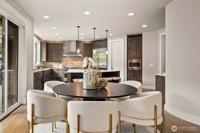 10933 NE 60th Street, Kirkland, WA 98033