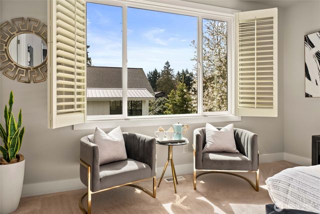 10933 NE 60th Street, Kirkland, WA 98033