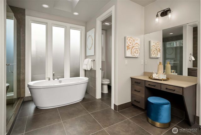 10933 NE 60th Street, Kirkland, WA 98033