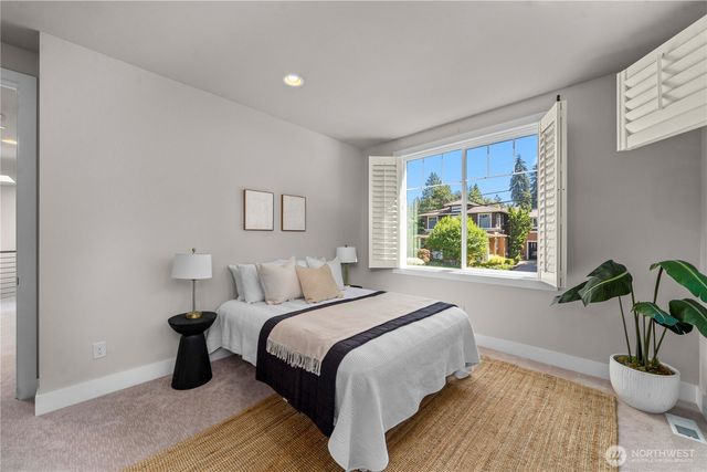 10933 NE 60th Street, Kirkland, WA 98033