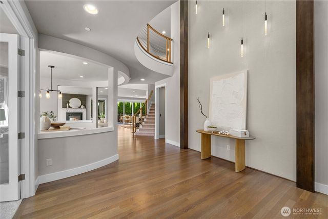 10933 NE 60th Street, Kirkland, WA 98033