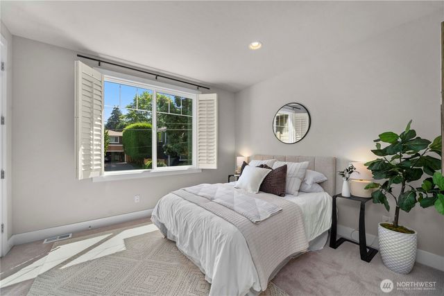 10933 NE 60th Street, Kirkland, WA 98033