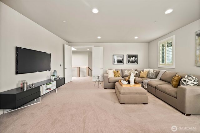 10933 NE 60th Street, Kirkland, WA 98033