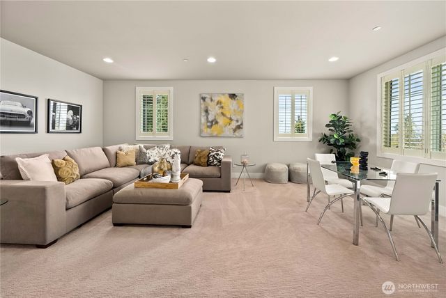 10933 NE 60th Street, Kirkland, WA 98033