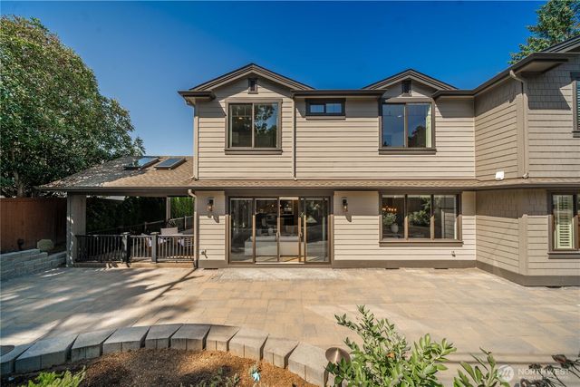 10933 NE 60th Street, Kirkland, WA 98033