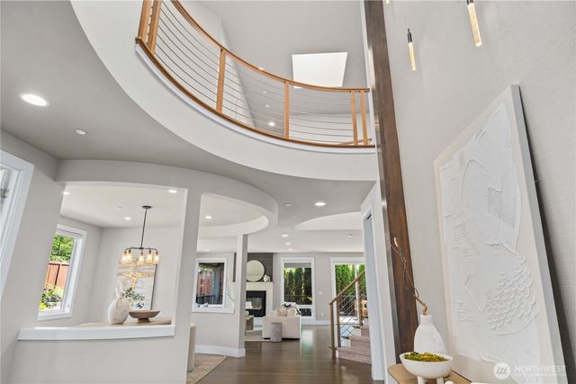 10933 NE 60th Street, Kirkland, WA 98033