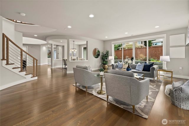 10933 NE 60th Street, Kirkland, WA 98033