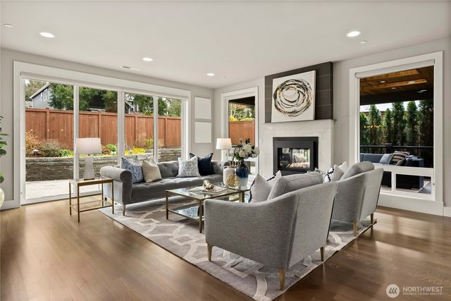 10933 NE 60th Street, Kirkland, WA 98033