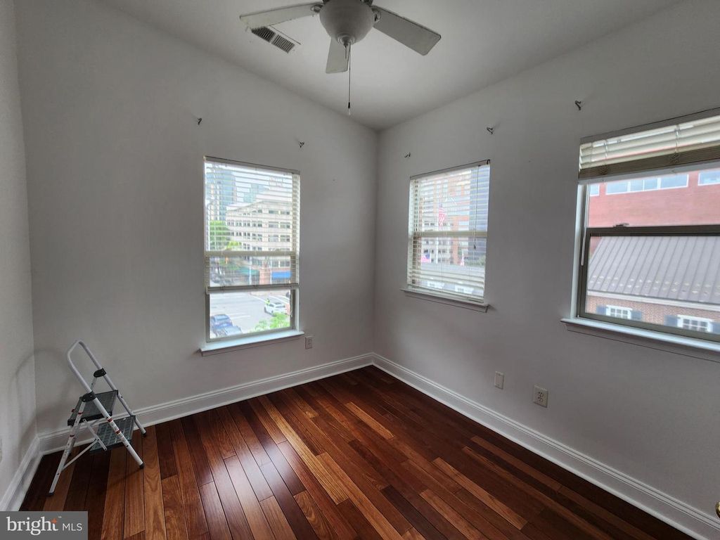 Image 18 of property listing at 127 ALBEMARLE ST #36, Baltimore, MD 21202