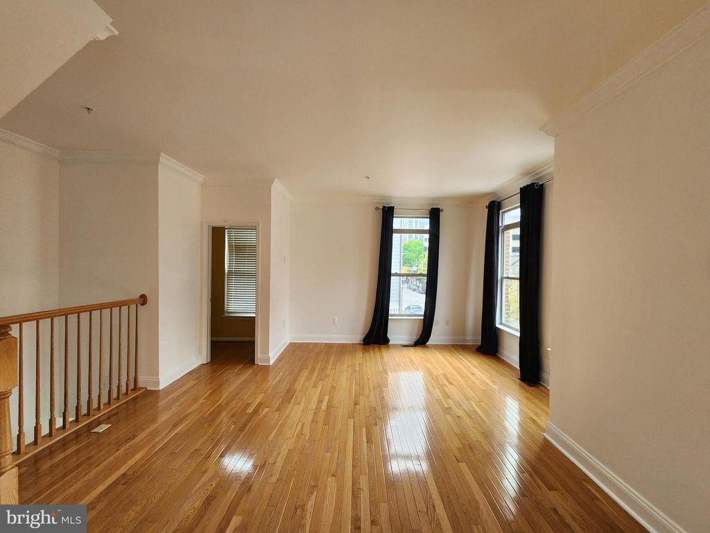 Image 21 of property listing at 127 ALBEMARLE ST #36, Baltimore, MD 21202
