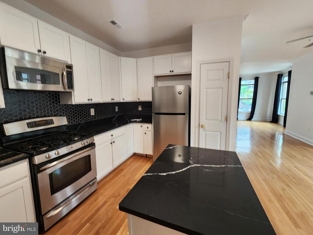 Image 22 of property listing at 127 ALBEMARLE ST #36, Baltimore, MD 21202
