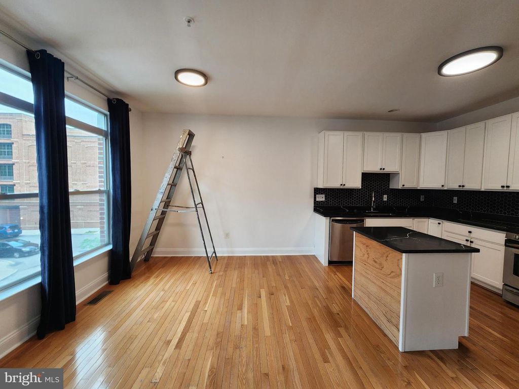 Image 23 of property listing at 127 ALBEMARLE ST #36, Baltimore, MD 21202