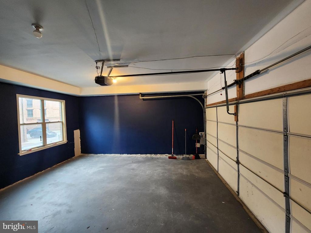 Image 6 of property listing at 127 ALBEMARLE ST #36, Baltimore, MD 21202