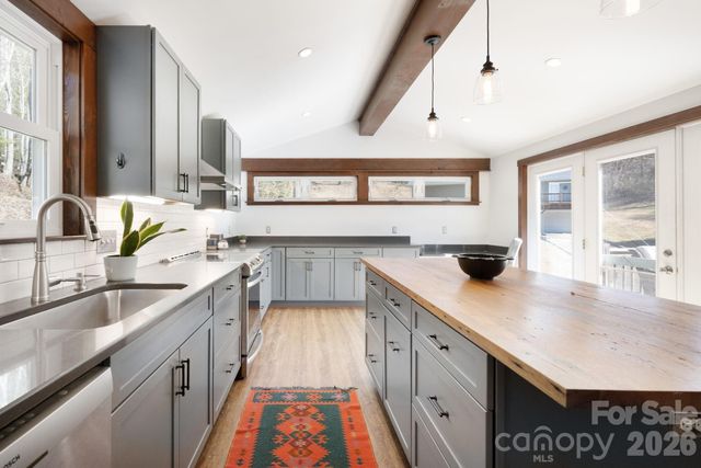 3 Valley Lane, Asheville, NC 28804