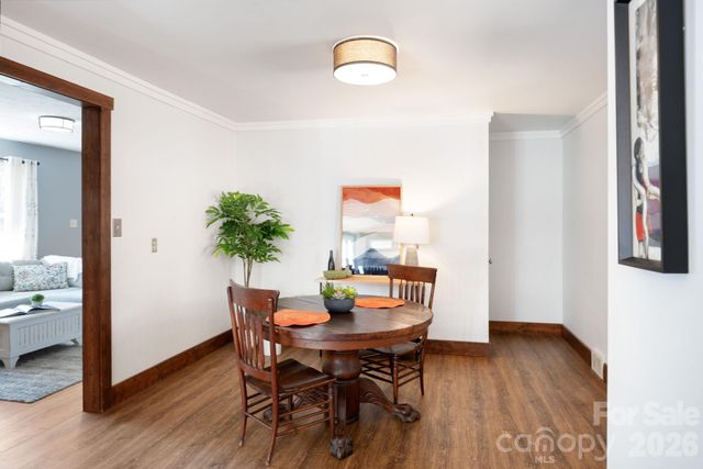 3 Valley Lane, Asheville, NC 28804