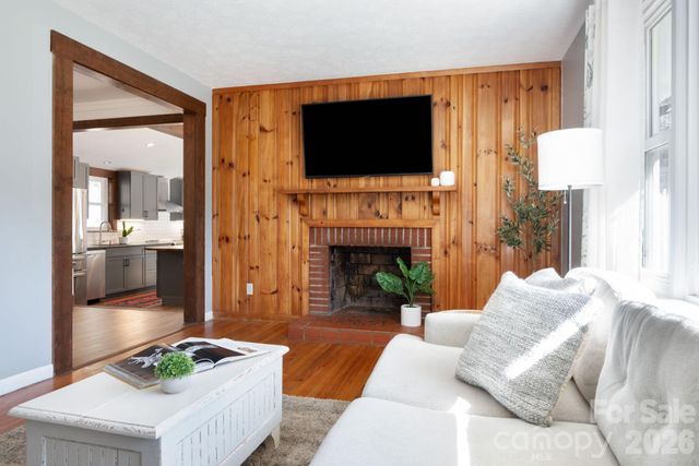 3 Valley Lane, Asheville, NC 28804