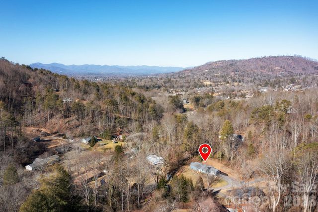 3 Valley Lane, Asheville, NC 28804